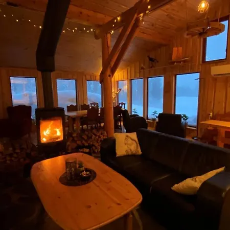 بيت شباب Skoghus *