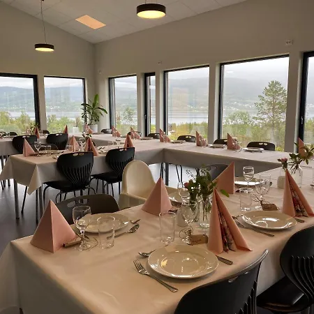 Skoghus بيت شباب Silsand