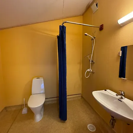 Skoghus بيت شباب