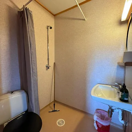 Skoghus بيت شباب