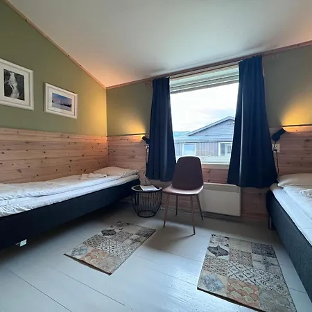 Skoghus بيت شباب *